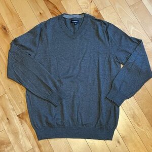 Croft & Barrow Gray V-Neck Sweater